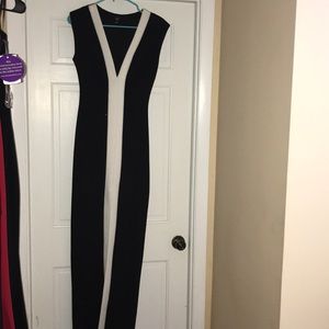 Long, black & white dress with high slit in front
